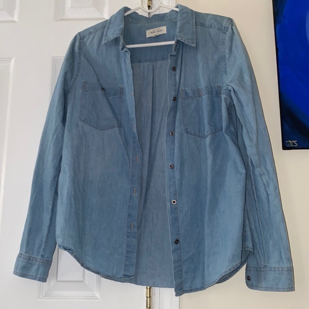 𝅺WAX Jean Button Down